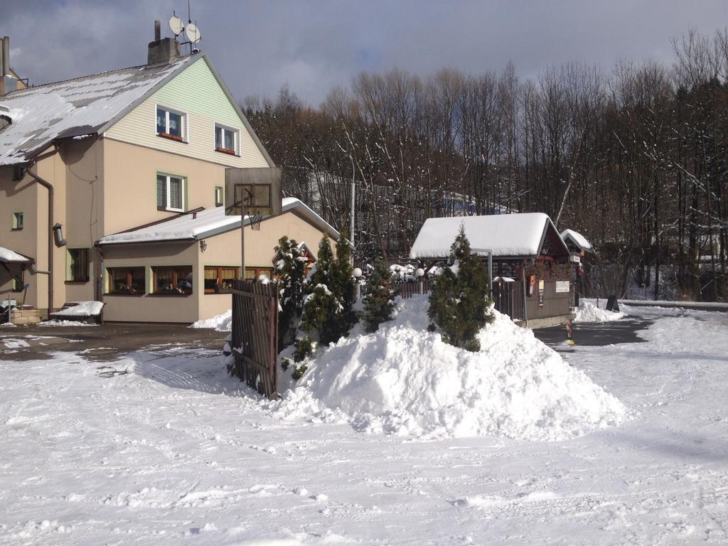 Hotel Penzion54&Restaurace Ostrov  Exteriér fotografie